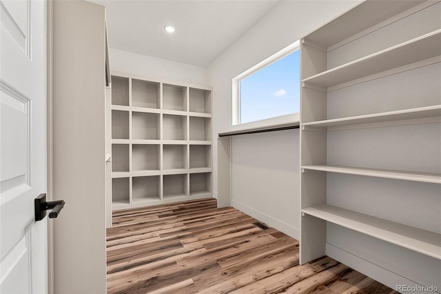 Spacious, unfurnished interior of a new home in , Strasburg (Image 17).