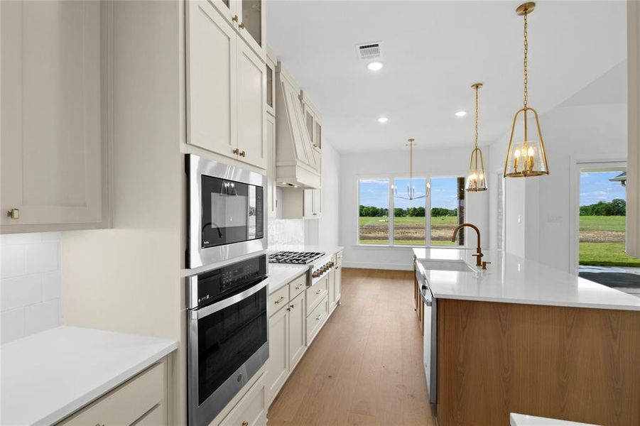 Furnished interior view inside a new home in , Waxahachie (Image 7).