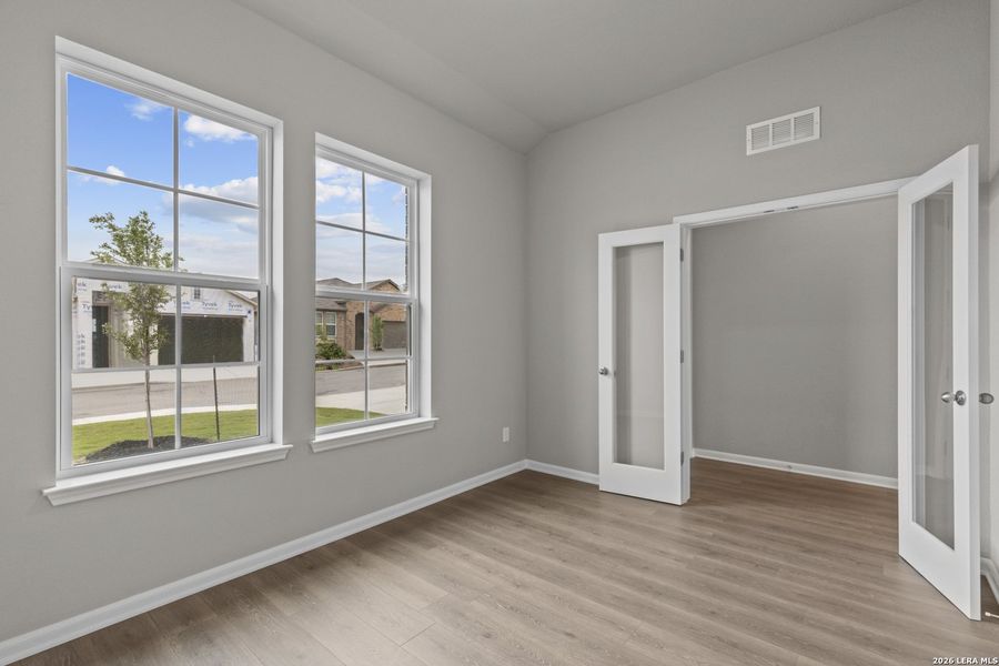 Spacious, unfurnished interior of a new home in Morgan Meadows, San Antonio (Image 7).