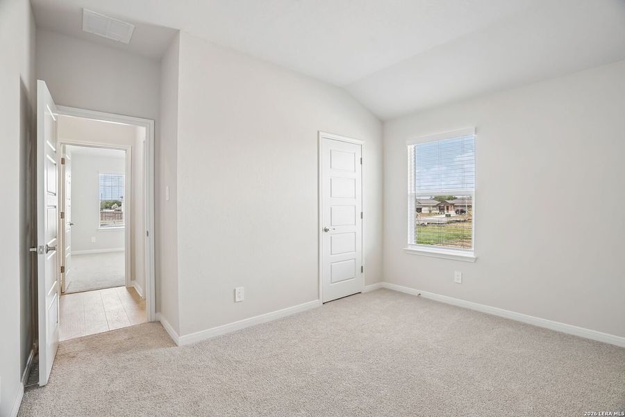 Spacious, unfurnished interior of a new home in Carmel Ranch, Schertz (Image 34).