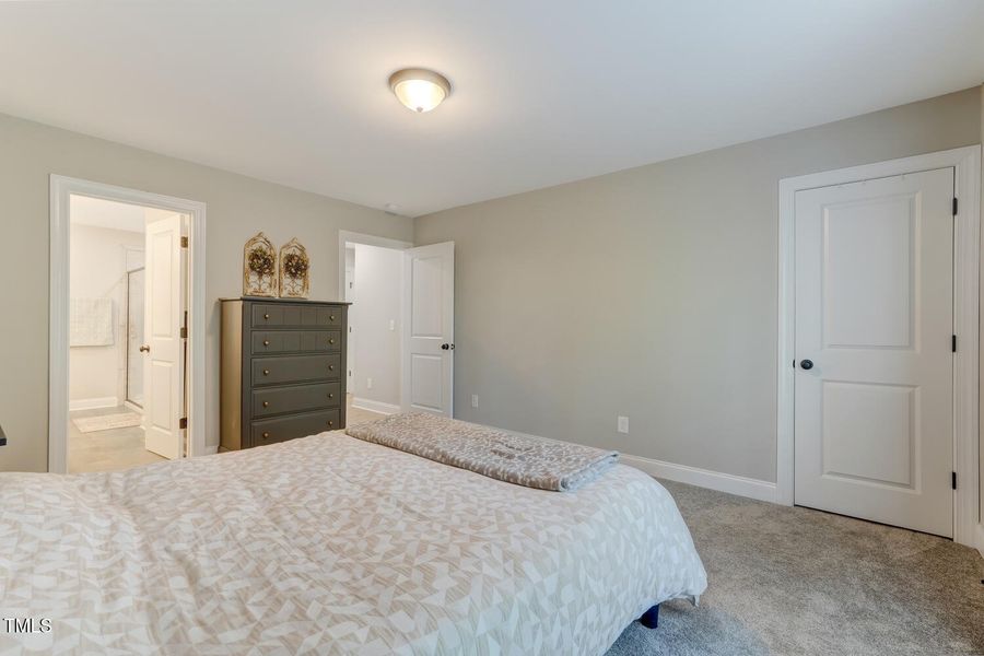 2467 Cherry Grove Rd-large-014-004-Prima