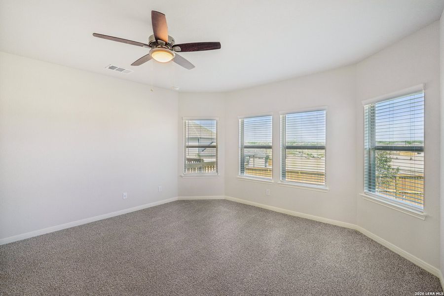 Spacious, unfurnished interior of a new home in Arcadia Ridge - Premier Series, San Antonio (Image 22).