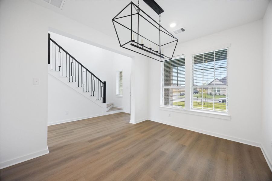 Spacious, unfurnished interior of a new home in Kendall Lakes, Alvin (Image 17).