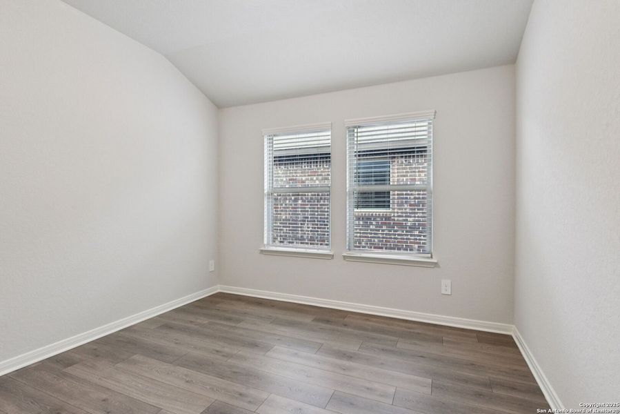 Spacious, unfurnished interior of a new home in Fox Falls, Boerne (Image 34).