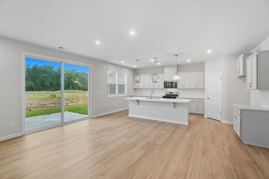 Photo representation of the Sequoia plan. Colors, finishes and options will vary.