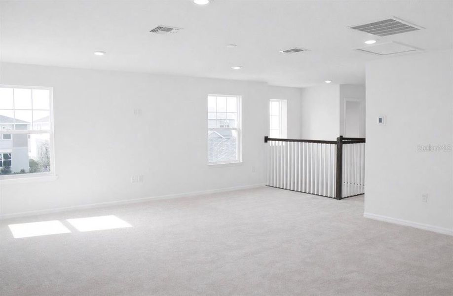 Spacious, unfurnished interior of a new home in , Clermont (Image 21).