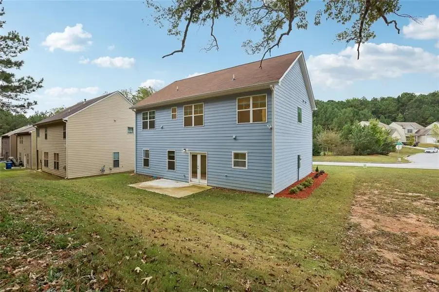 Exterior details and patio area of a home in , Fairburn (Image 27).