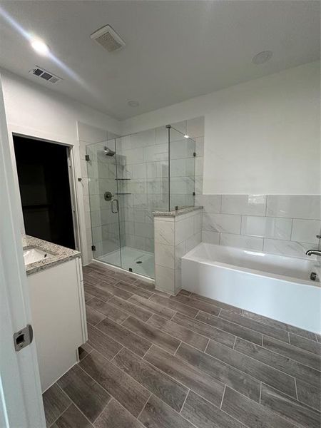 Furnished interior view inside a new home in , Dallas (Image 7).