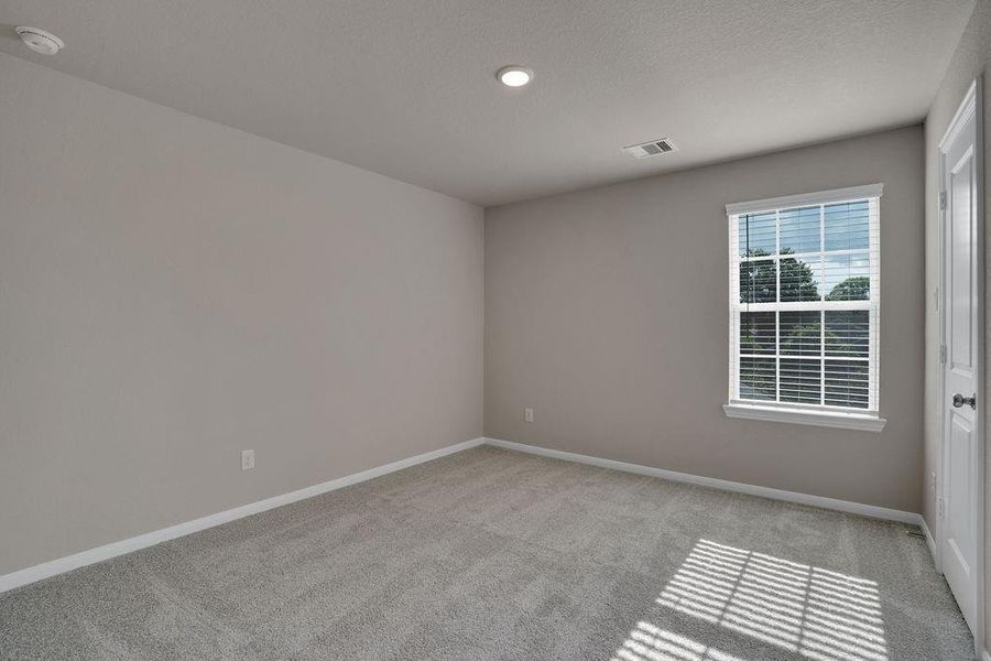 Spacious, unfurnished interior of a new home in , Texas City (Image 17).