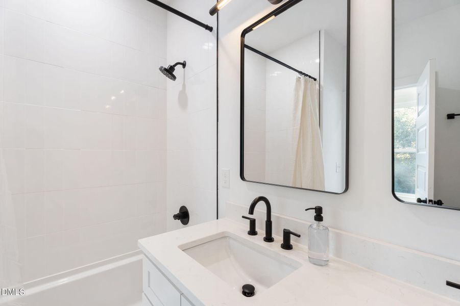 38-web-or-mls-DSC08074 38-web-or-mls-DSC08074