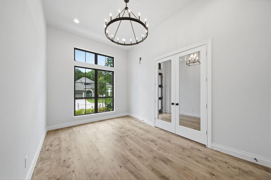 Spacious, unfurnished interior of a new home in The Woodlands Hills 65′, Willis (Image 24). Spacious, unfurnished interior of a new home in The Woodlands Hills 65′, Willis (Image 24).
