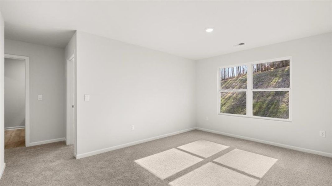 Spacious, unfurnished interior of a new home in Oconee Overlook, Gainesville (Image 28).
