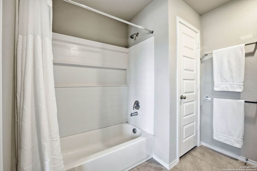 Furnished interior view inside a new home in Abbott Place, St. Hedwig (Image 16).