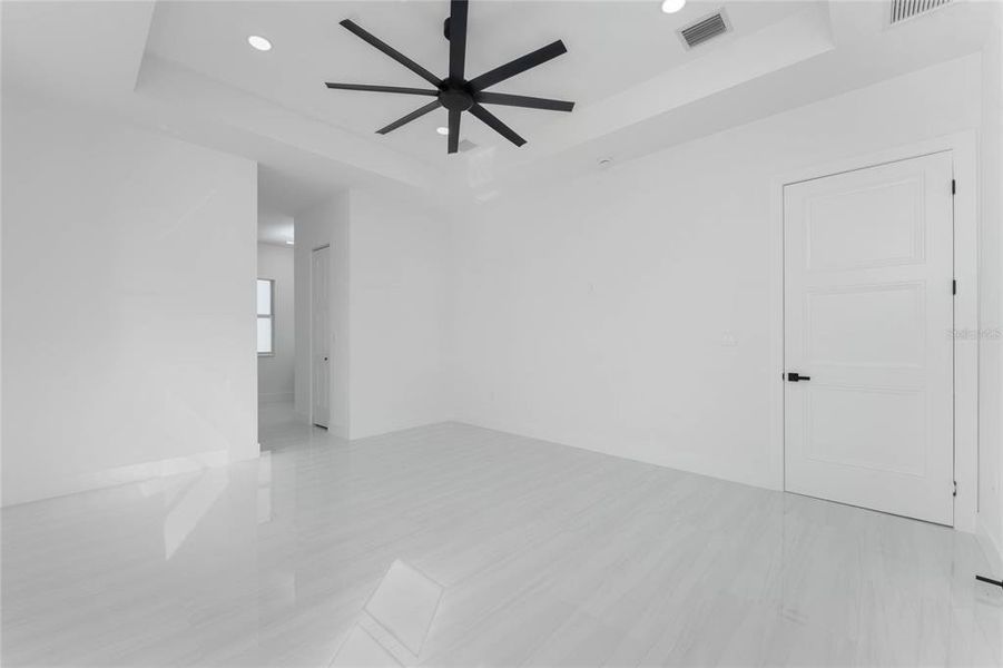 Spacious, unfurnished interior of a new home in , Port Charlotte (Image 44). Spacious, unfurnished interior of a new home in , Port Charlotte (Image 44).