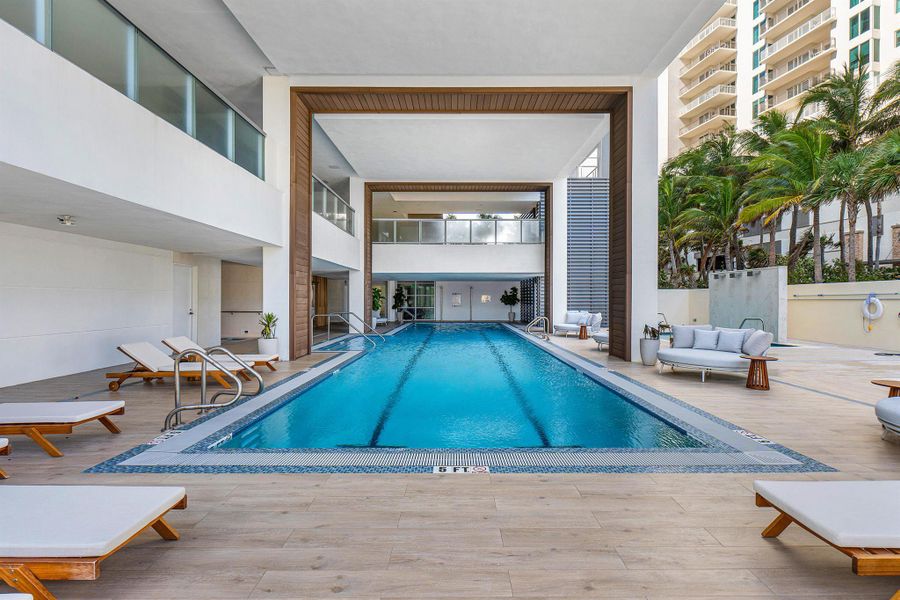 Exterior details and patio area of a home in , West Palm Beach (Image 24).