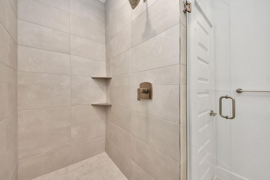 Close-up of interior finishes inside a home in Cay Landing, Houston (Image 16).