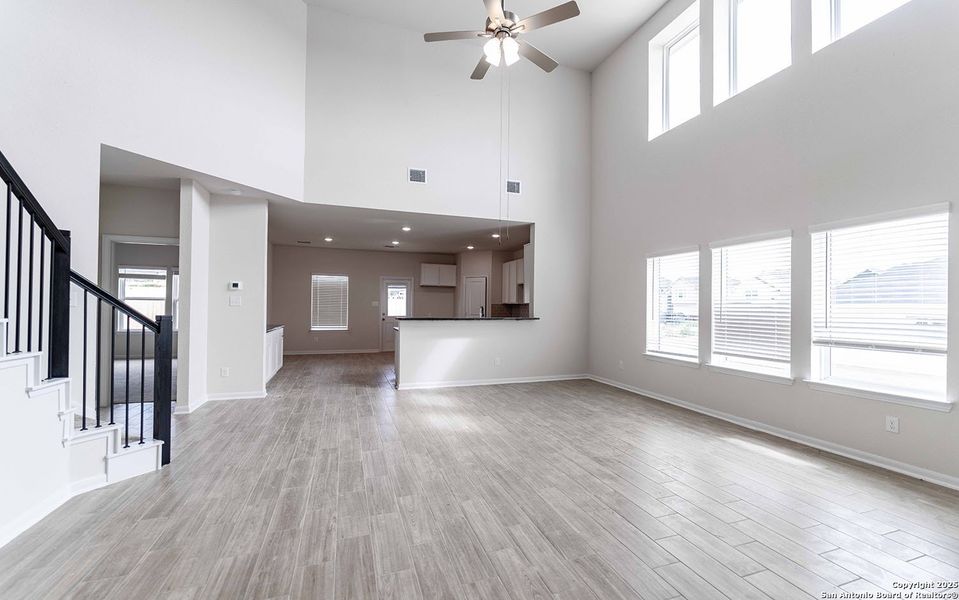 Spacious, unfurnished interior of a new home in Hunter's Ranch, San Antonio (Image 12). Spacious, unfurnished interior of a new home in Hunter's Ranch, San Antonio (Image 12).