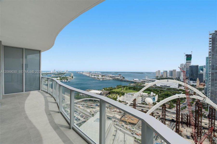 Condo located in Miami, FL showcasing its design and architecture (Image 41).