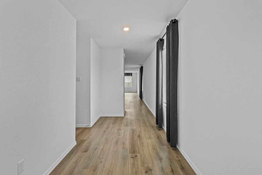 Spacious, unfurnished interior of a new home in Sunset Oaks, San Marcos (Image 12).