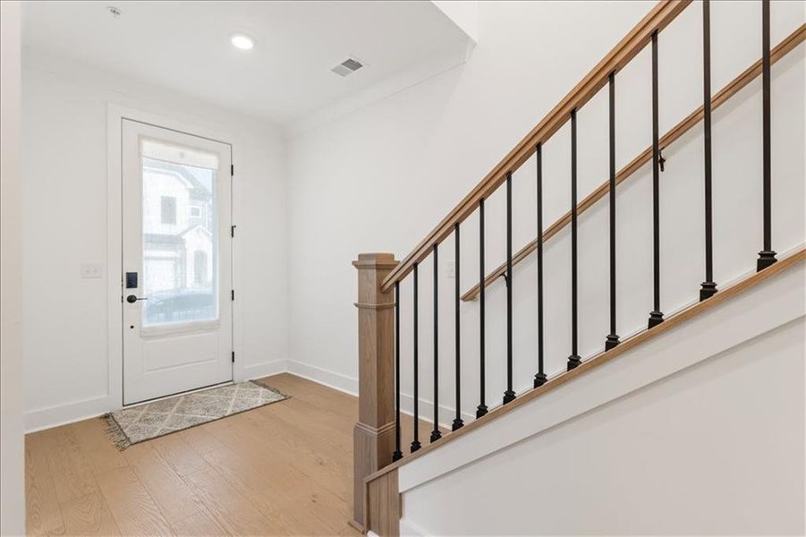 Spacious, unfurnished interior of a new home in , Alpharetta (Image 20). Spacious, unfurnished interior of a new home in , Alpharetta (Image 20).