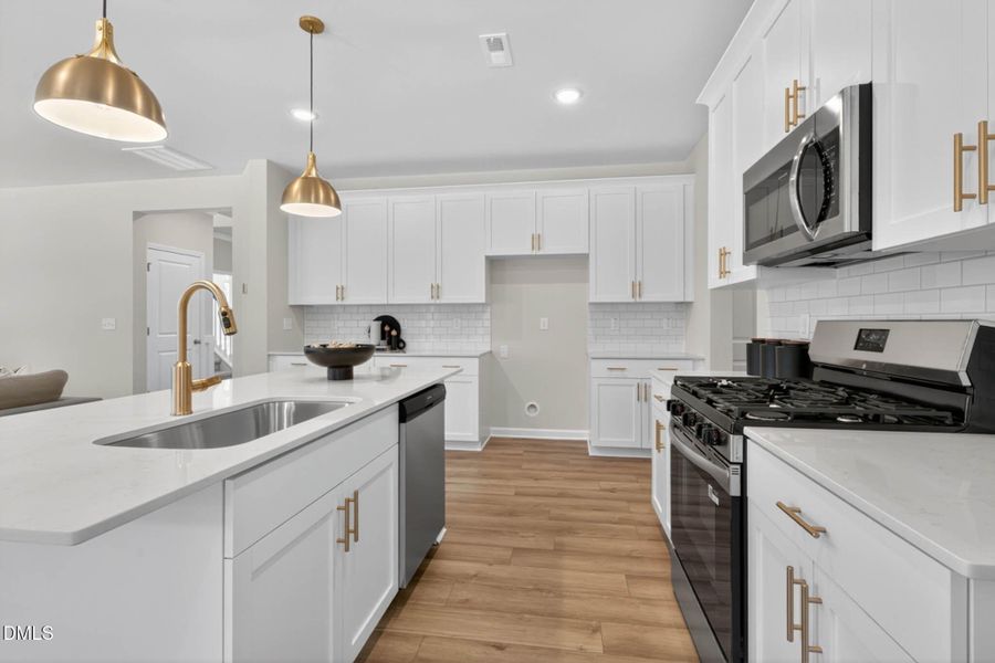 DC 23 Holly Interior-08