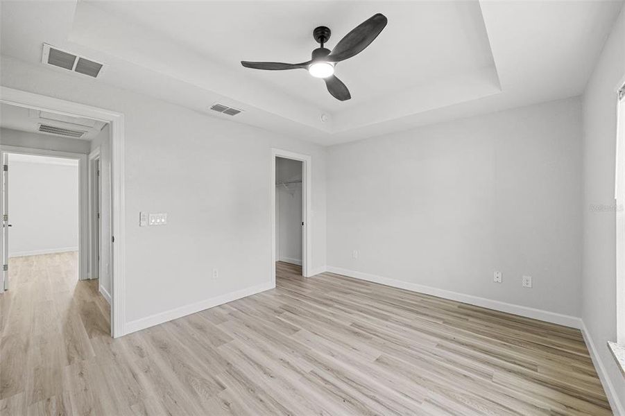 Spacious, unfurnished interior of a new home in , Bushnell (Image 29).