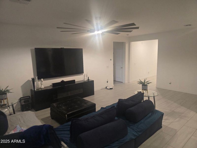 1000026037 1000026037