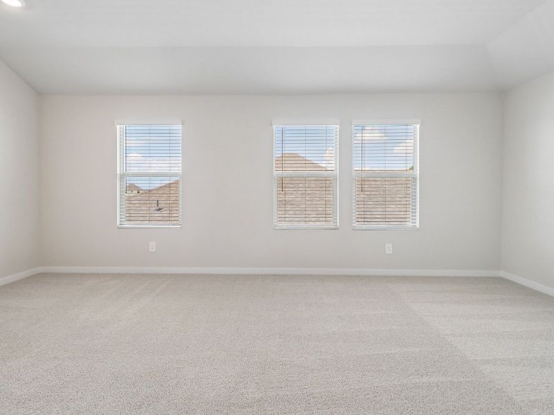 Spacious, unfurnished interior of a new home in Cibolo Hills West - Spring Series, Fort Worth (Image 19).