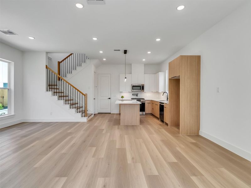 Spacious, unfurnished interior of a new home in , Houston (Image 22).