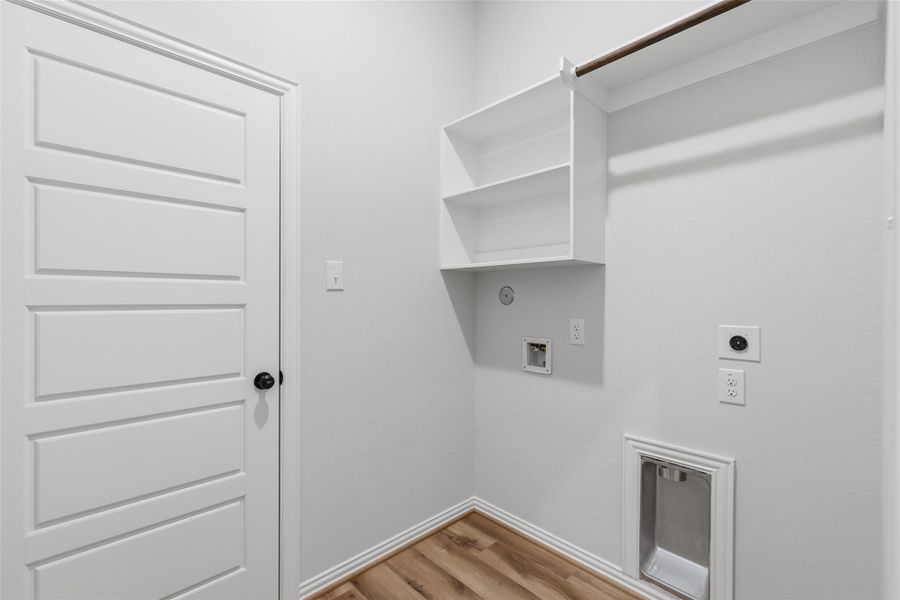 Spacious, unfurnished interior of a new home in Wildrye, Waller (Image 20).