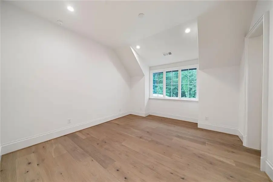 Spacious, unfurnished interior of a new home in , Atlanta (Image 55).