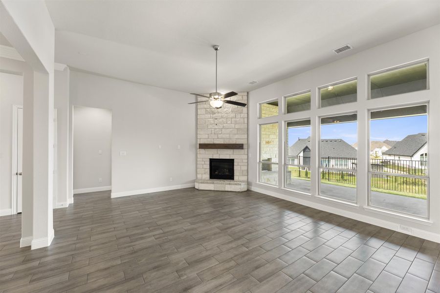 Representative unfurnished interior of a home built from the Brentwood by Windsor Homes in Nelson Lake Estates, Rockwall (Image 20).