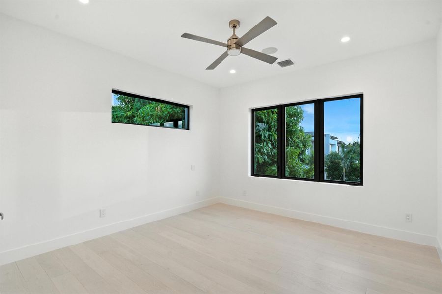 Spacious, unfurnished interior of a new home in , Boca Raton (Image 21).