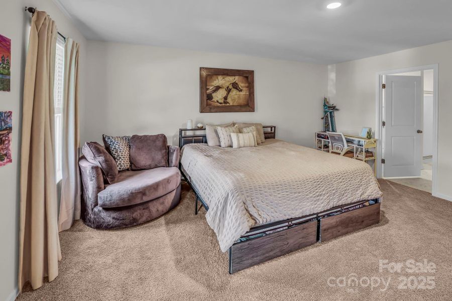 Furnished interior view inside a new home in Calvin Creek, Troutman (Image 16).