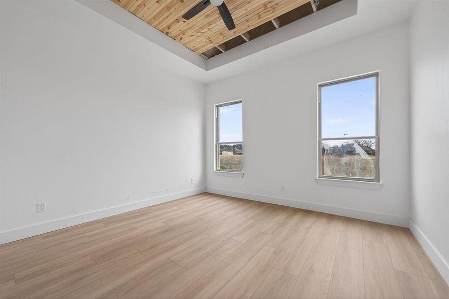 Spacious, unfurnished interior of a new home in , Lone Oak (Image 12).