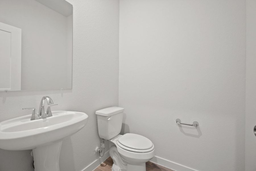 Furnished interior view inside a new home in Pearlbrook, Texas City (Image 9).