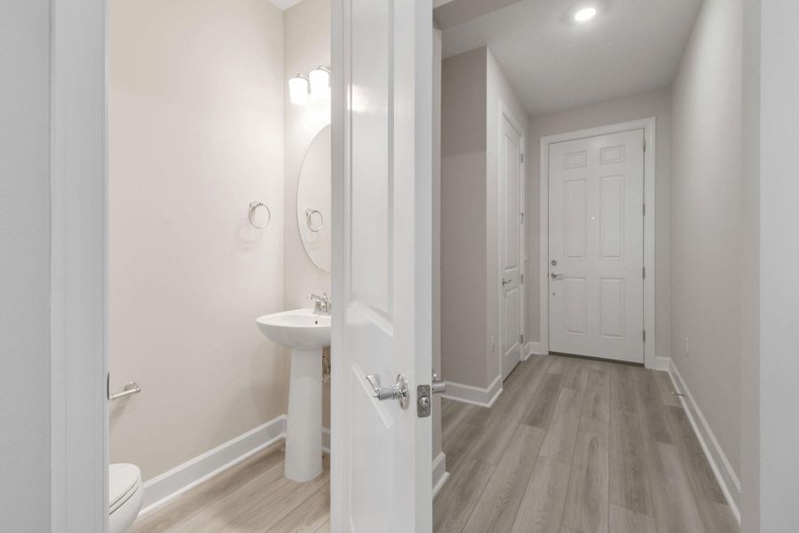 LUXE NATURAL FOYER