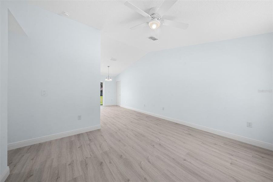Spacious, unfurnished interior of a new home in , Ocala (Image 15).