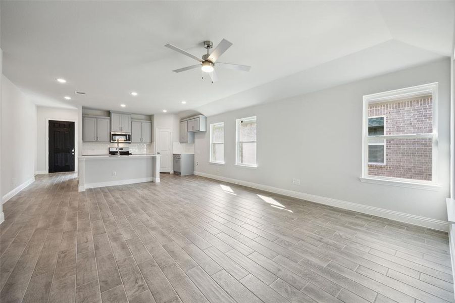 Spacious, unfurnished interior of a new home in Sicily, Princeton (Image 13).