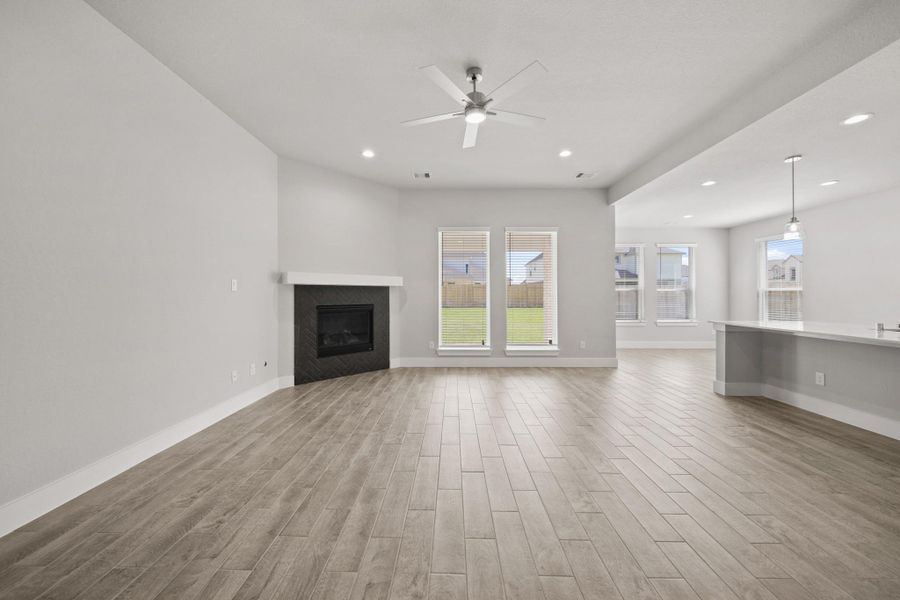 Spacious, unfurnished interior of a new home in Beacon Hill, Waller (Image 23).