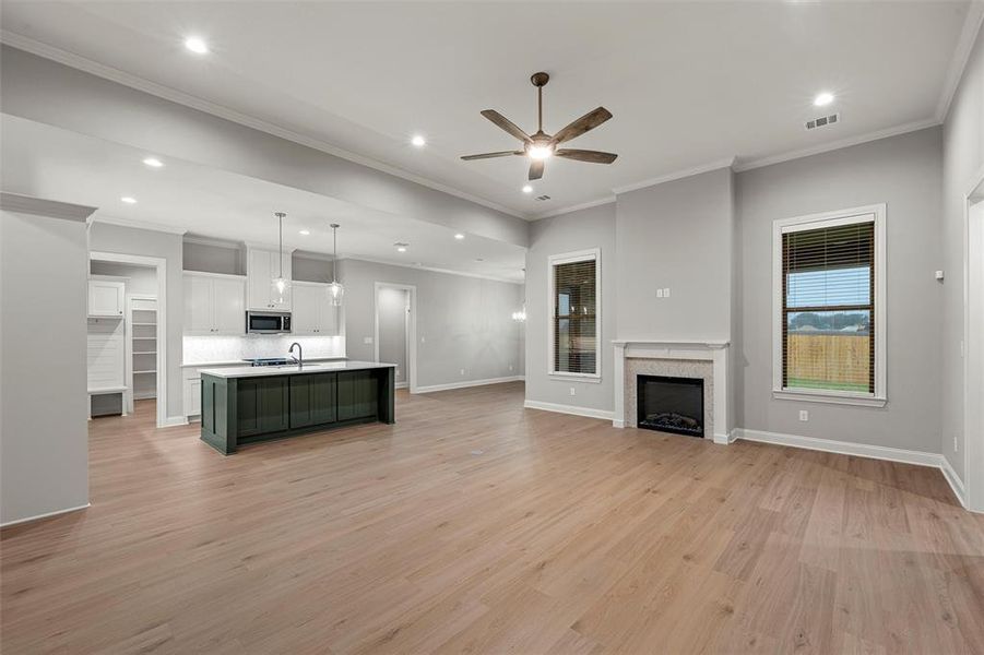 Spacious, unfurnished interior of a new home in , Woodway (Image 20). Spacious, unfurnished interior of a new home in , Woodway (Image 20).