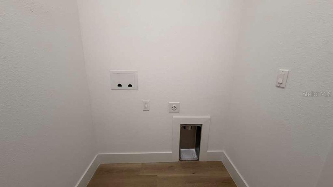 Spacious, unfurnished interior of a new home in , North Port (Image 38).