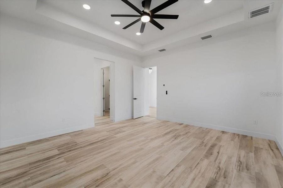 Spacious, unfurnished interior of a new home in , Port Charlotte (Image 38).