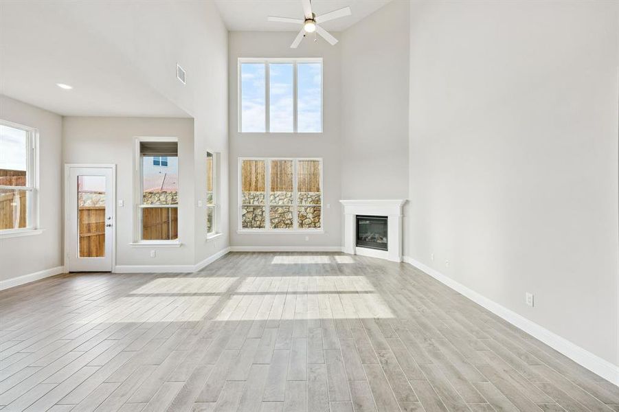 Spacious, unfurnished interior of a new home in Venetian, Weston (Image 23).