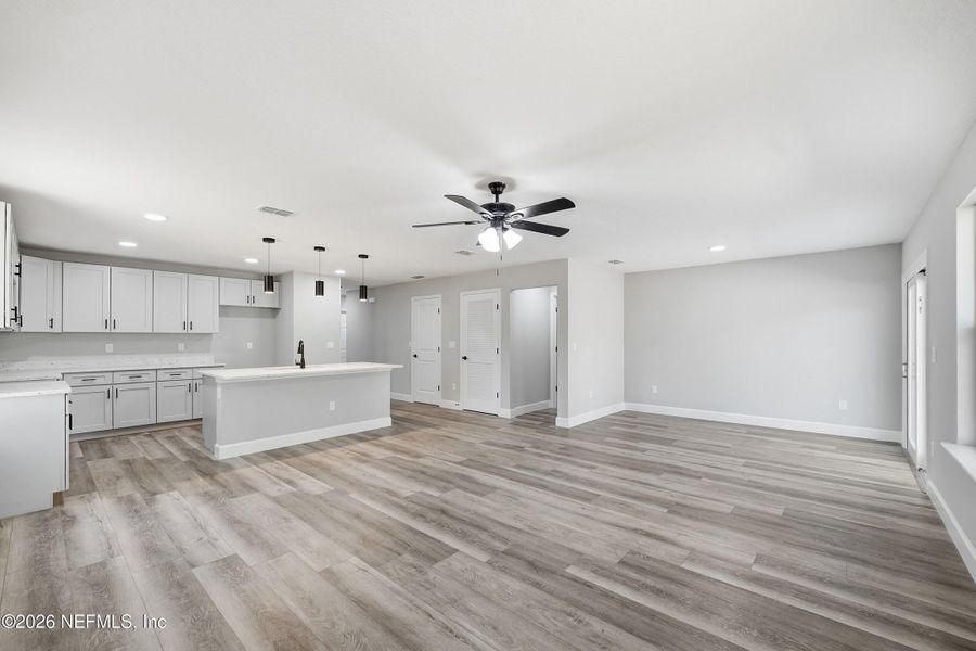 Spacious, unfurnished interior of a new home in , Jacksonville (Image 22).