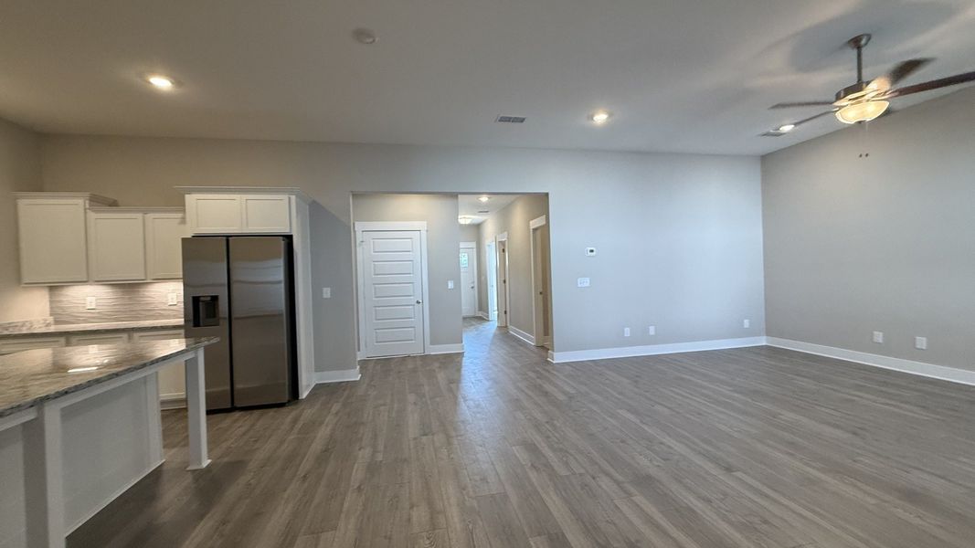 Spacious, unfurnished interior of a new home in Veterans Cove, Murfreesboro (Image 15).
