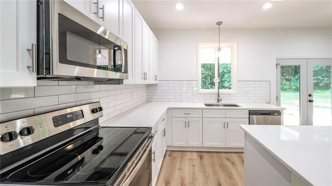 Furnished interior view inside a new home in , Temple (Image 13).