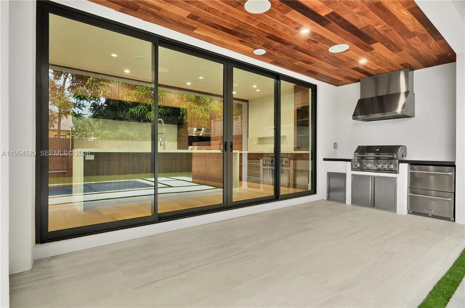 Exterior details and patio area of a home in , Miami (Image 19).
