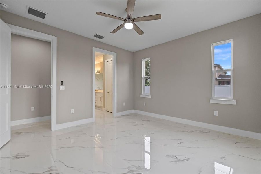 Spacious, unfurnished interior of a new home in , St. Cloud (Image 29).