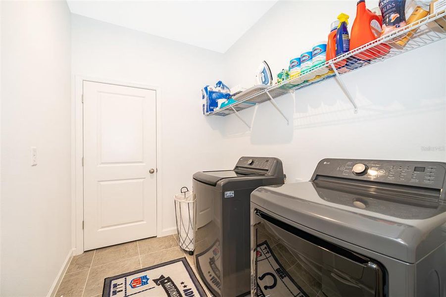 Furnished interior view inside a new home in , Kissimmee (Image 10).